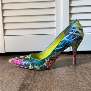 3.5” multi-color sequined floral heel